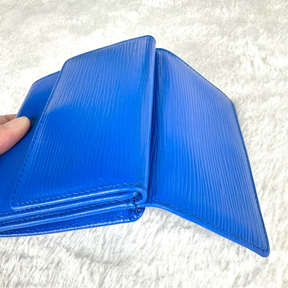 Louis Vuitton Epi Leather Blue Compact Trifold Wallet VINTAGE. NICE! - Picture 7 of 16